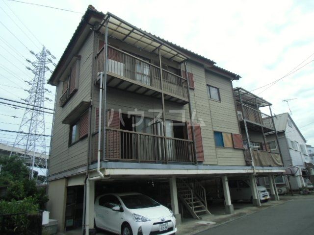 横須賀市池田町のアパートの建物外観