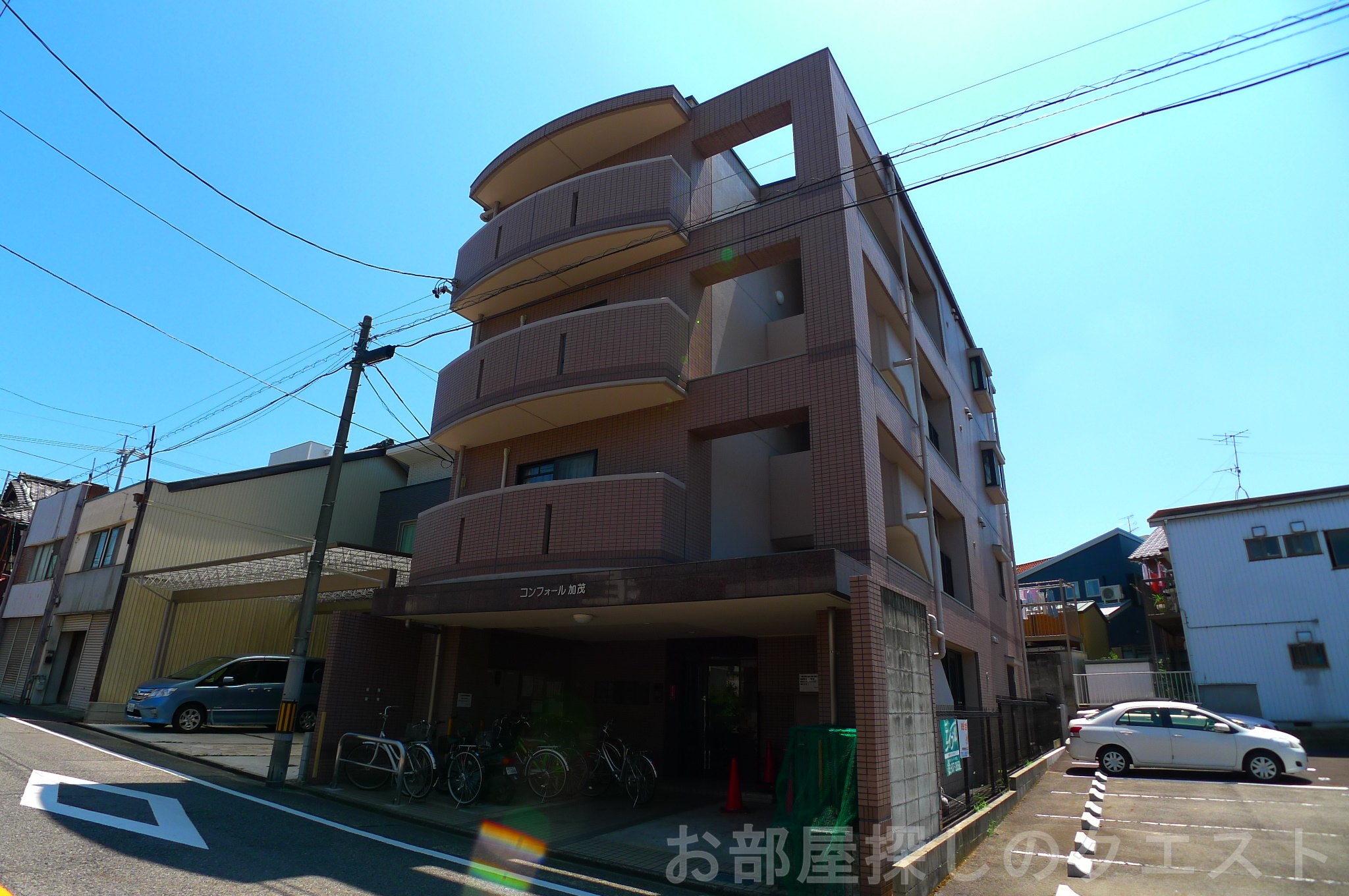 名古屋市昭和区狭間町のマンションの建物外観