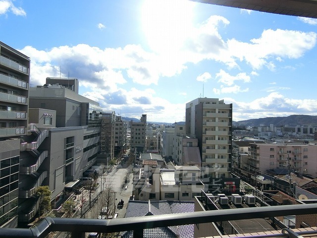 【京都市山科区竹鼻竹ノ街道町のマンションの眺望】