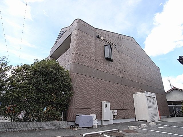 【橿原市東坊城町のマンションの建物外観】