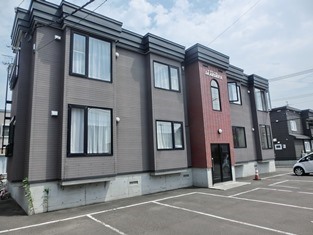 【札幌市清田区北野三条のアパートの建物外観】