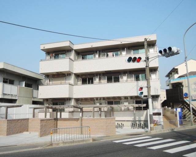 【京都市伏見区向島本丸町のマンションの建物外観】