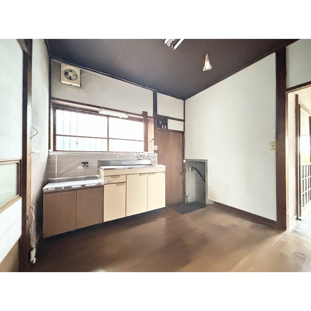植松戸建のキッチン写真