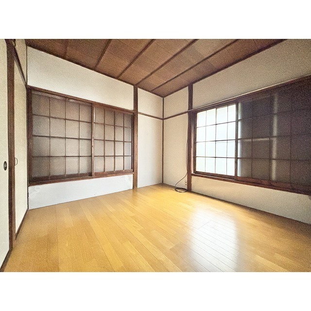 植松戸建の居間写真