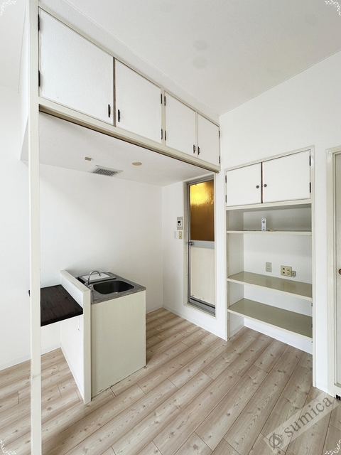 キッチン　収納も充実したキッチン周りです♪♪