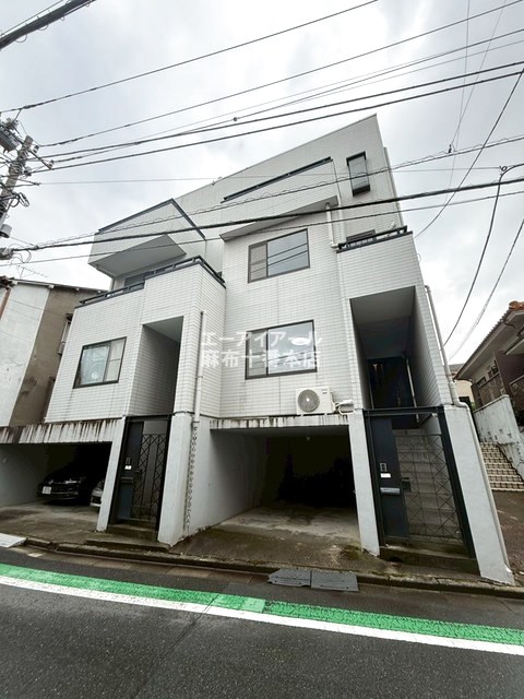 建物外観　駐車場・駐輪場はありません