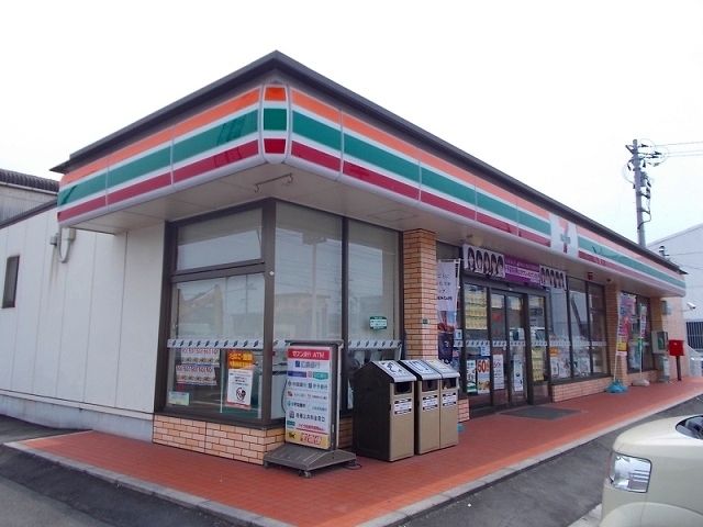 コンビニ　セブンイレブン福山曙町店（コンビニ）まで450m