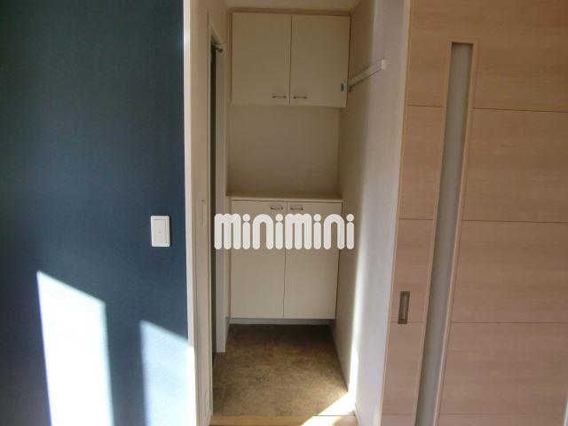 玄関　容量が多いシューズＢＯＸです。