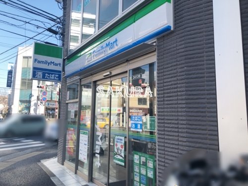 コンビニ　ファミリーマート 横浜西神奈川三丁目店（コンビニ）まで190m
