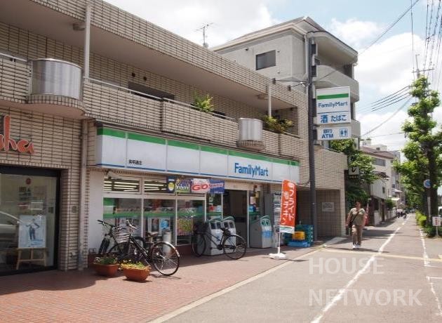 コンビニ　ファミリーマート紫明通店（コンビニ）まで211m