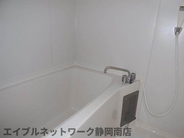 バス・シャワールーム　ゆったり過ごせるお風呂です