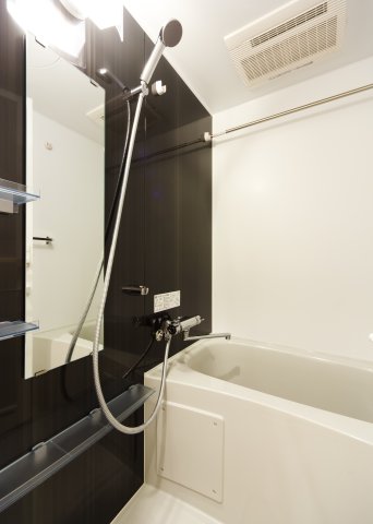 バス・シャワールーム　※類似タイプ参考写真です（仕様やカラータイプが異なる場合がご