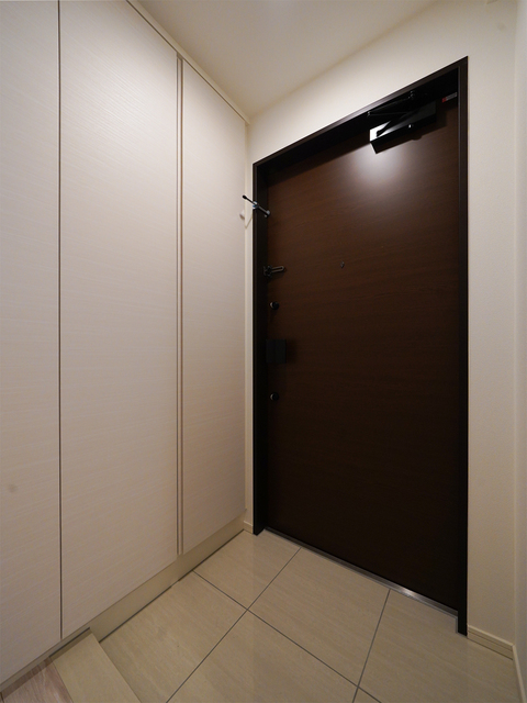 玄関　※写真は同タイプ住戸です。