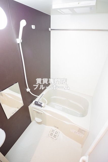 バス・シャワールーム　浴室乾燥機付きで雨の日の洗濯に困らない！