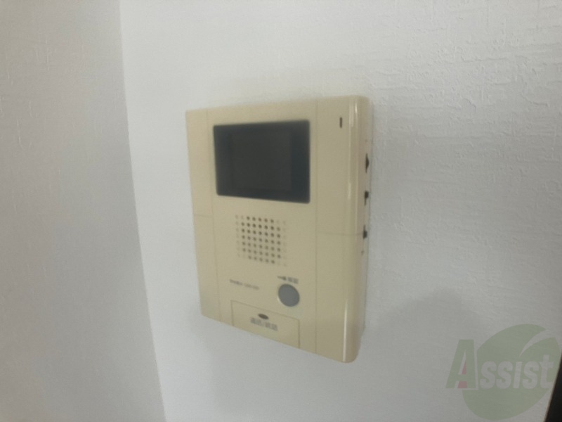 セキュリティ　モニター付きインターホンなので、女性の方も安心ですね。