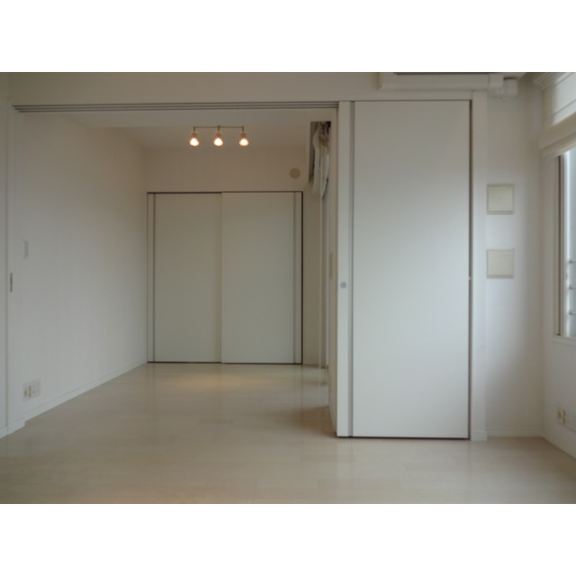 居室・リビング　ダイニングから洋室