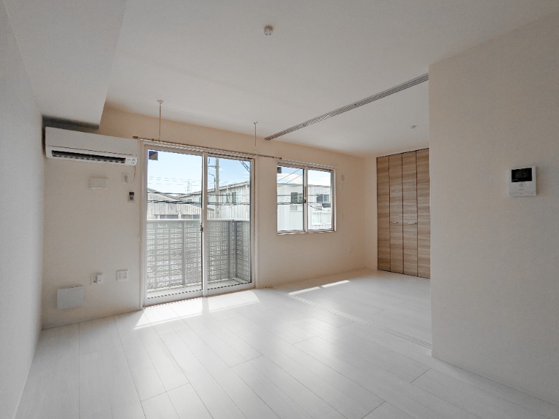 居室・リビング　図面と現状に相違がある場合には現状を優先