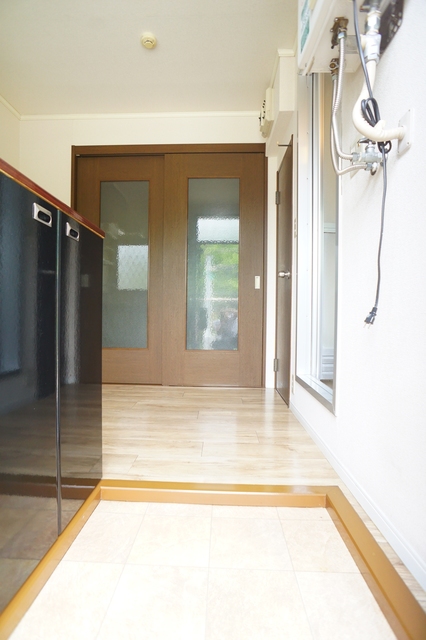 玄関　下駄箱付なので、玄関はいつでもスッキリ片付きますね☆