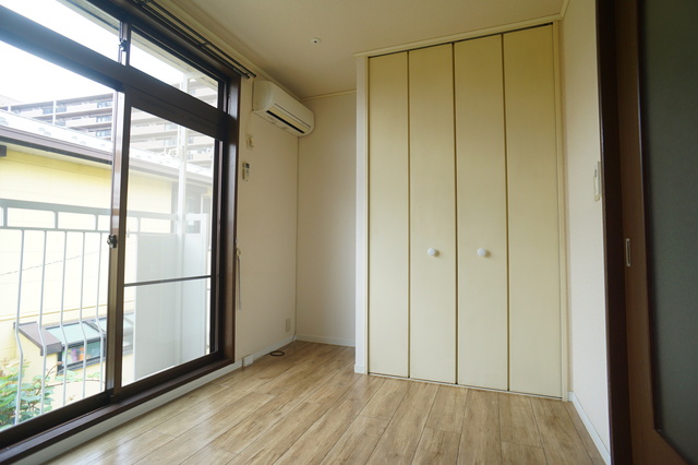 居室・リビング　南向きで日当たり良好なお部屋！暖かな日差しが入ります♪