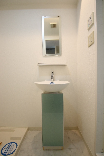 洗面設備　※別号室の参考写真のため現況優先です。