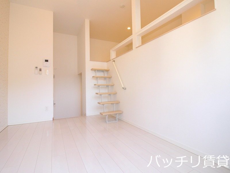 居室・リビング　同型タイプの為現状を優先致します。