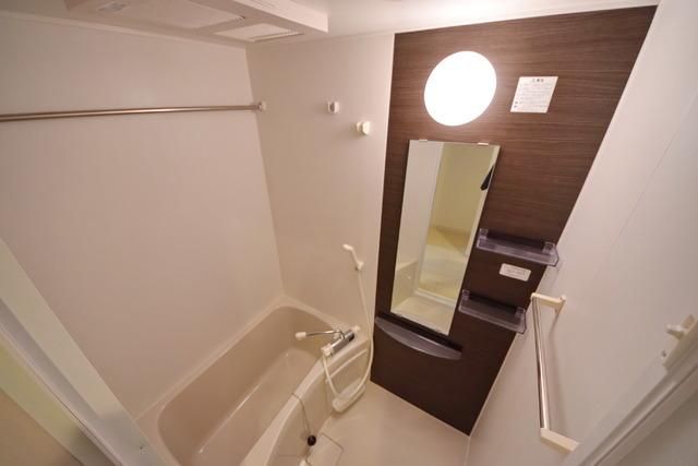 バス・シャワールーム　★ゆったりと入れる浴室乾燥機付のバスルームです★