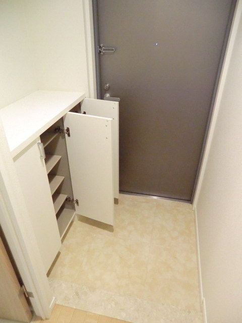 玄関　シューズボックス完備