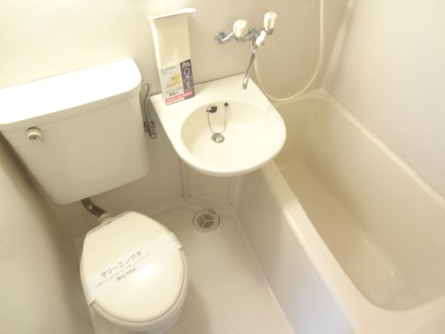 バス・シャワールーム　ユニットバスです