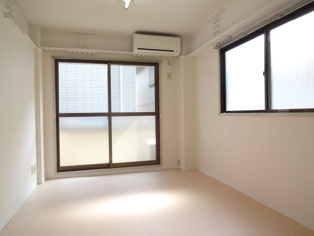 居室・リビング　日当たりの良い居室