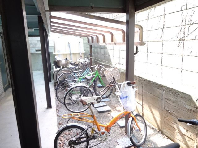 その他共有部分　駐輪スペース有りますよ
