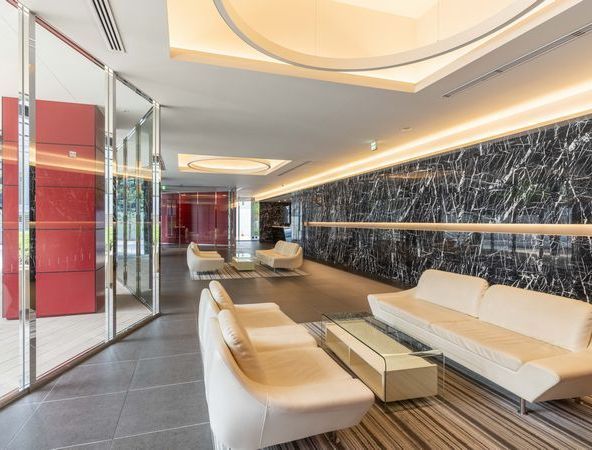 ロビー　１階ラウンジ