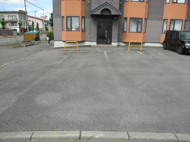 駐車場　駐車場