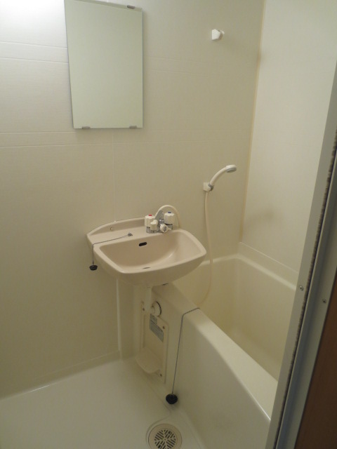 バス・シャワールーム　落ち着いた空間のお風呂です