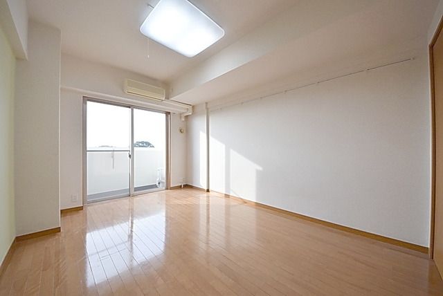 居室・リビング　★明るいお部屋です★