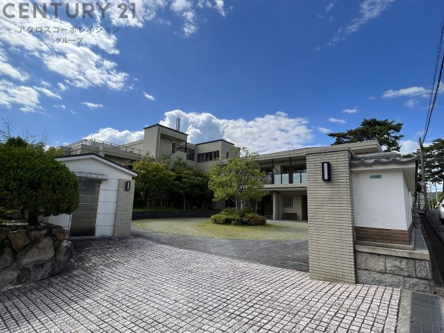 建物外観　オートロック・防犯カメラ付きで安心！宅配BOX付きで便利！