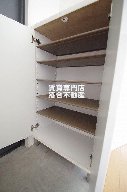 収納　シューズボックス