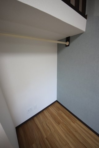 収納　※同タイプの別の部屋の写真です。