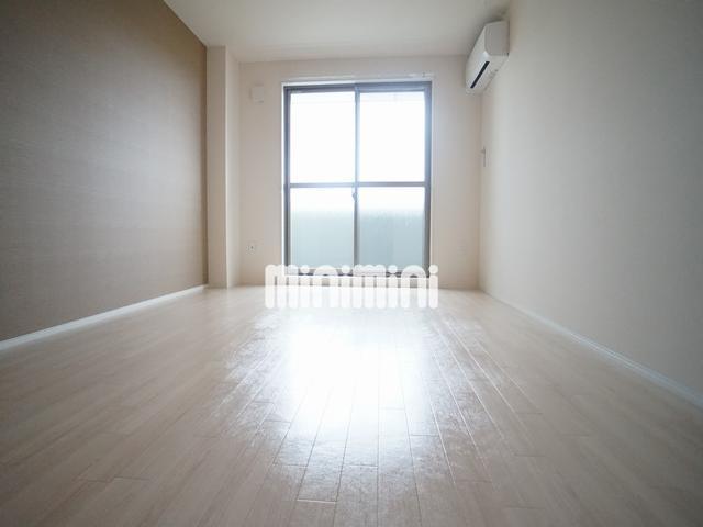居室・リビング　明るいお部屋です
