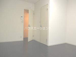 居室・リビング　広々8.6帖のお部屋です。