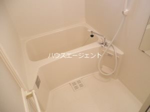 バス・シャワールーム　バス・トイレ別です。