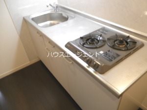 キッチン　２口コンロ付きのキッチンです。