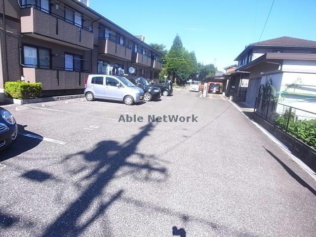 駐車場　駐車場