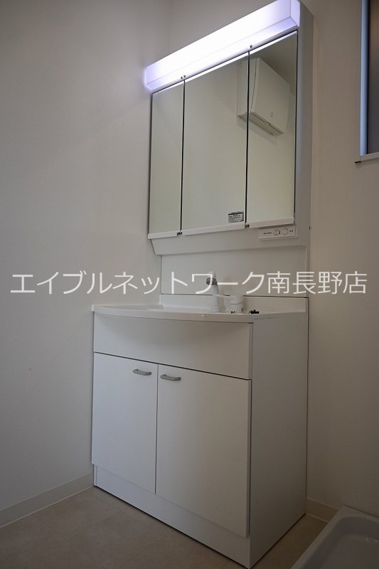 洗面設備　新築のため、同タイプの参考画像です。外観、内装が異なる場合が
