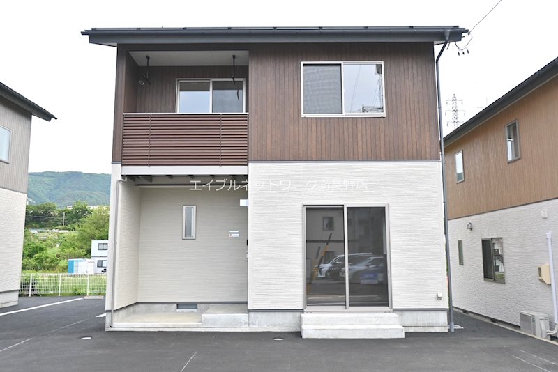 建物外観　新築のため、同タイプの参考画像です。外観、内装が異なる場合が