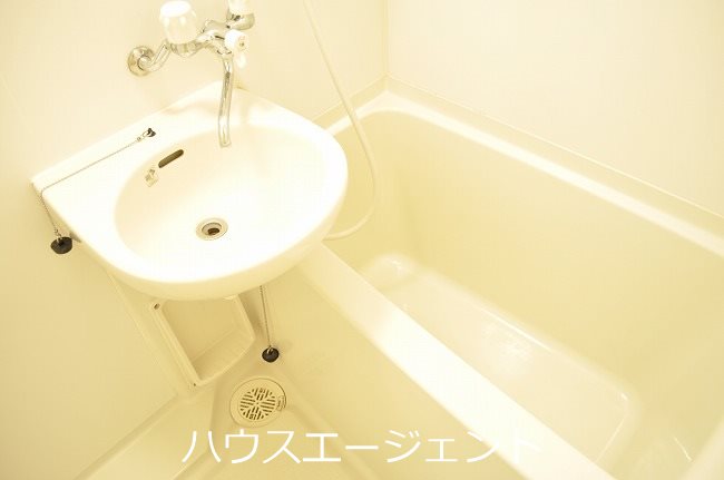 その他設備　洗面台です※参考写真は別号室です。