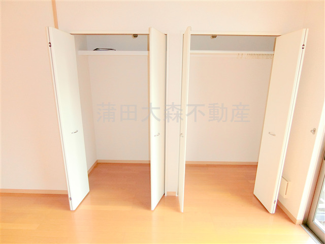 収納　収納　奥行きのある収納スペース