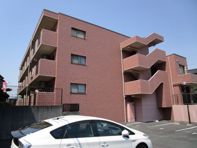 建物外観　★ファミリー向けの明るいマンション★