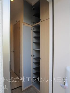 玄関　シューズボックス完備の玄関です。
