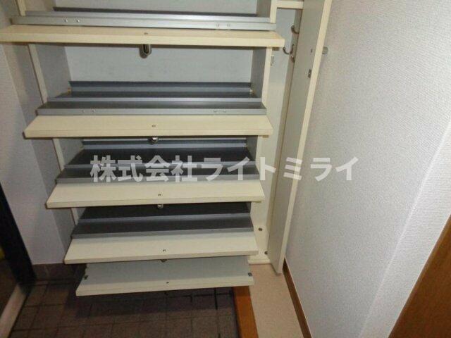収納　靴入