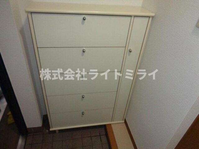 玄関　靴入